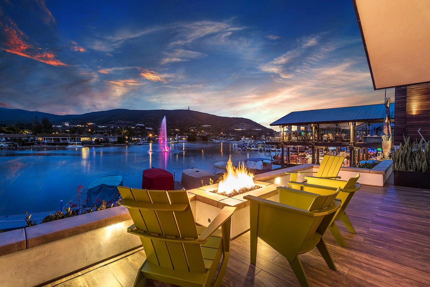 Lakehouse Resort